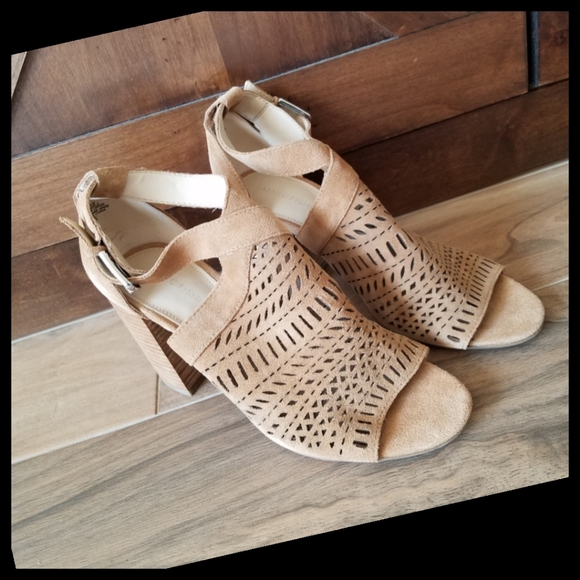 Marc Fisher geela tan chunky heel sandals 9.5 - Picture 6 of 10